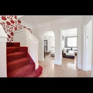  Holiday home Mansion 8 Bedrooms In Private Gated Ave Huge Garden Hot Tub Free Sauna Up To 23