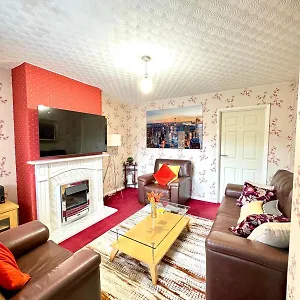  Holiday home Cozy Near Station, Mall And Airport 10 Min