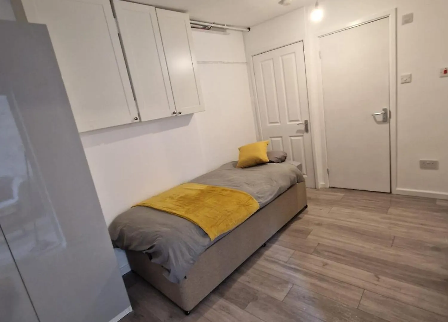 5 Bedroom House Luton Airport 0*,  Egyesült Királyság